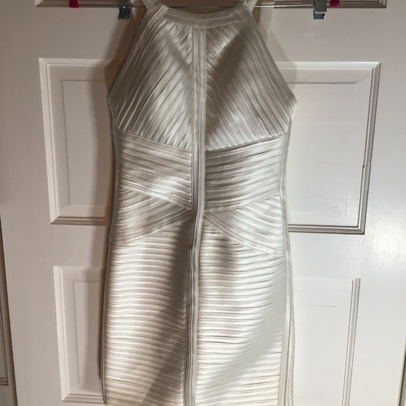 🌺BCBGMAXAZIA SLIMMING BANDAGE DRESS - Picture 14 of 14